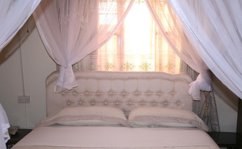 Hotel Acacia Kampala Room photo